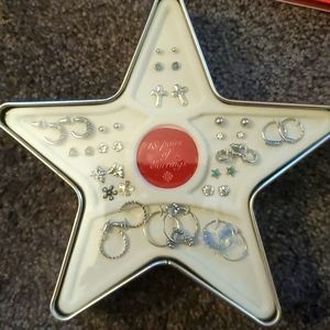 Earrings 18 pairs X 2 in star container sealed